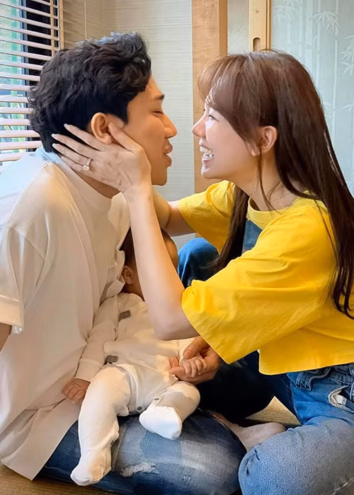 Hari Won hiện tại có cuộc sống hạnh phúc bên Trấn Thành. Về chuyện chưa sinh con, năm 2018, trong chương trình Khi đàn ông mang bầu, Hari Won cho biết, cô phải trải qua thời gian dài nữa mới ổn định được sau khi chữa ung thư, nên khó có con lúc này.