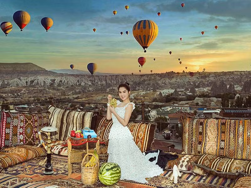 Nữ người mẫu gốc Trà Vinh tiết lộ mỗi chuyến du lịch của cô tốn khoảng 300 triệu.