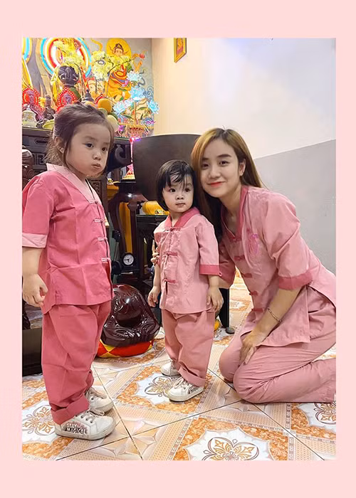 Từ dịp Tết 2020, Bảo Ngọc không mấy khi nhắc đến chồng. Hoài Lâm cũng không xuất hiện bên vợ con. Điều này làm dấy lên tin đồn cuộc hôn nhân của Hoài Lâm gặp trục trặc.