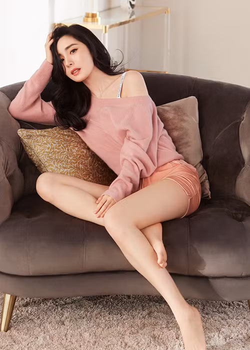 Hậu ly hôn, Dương Mịch để chồng cũ nuôi con gái Tiểu Gạo Nếp. Ảnh: Đẹp