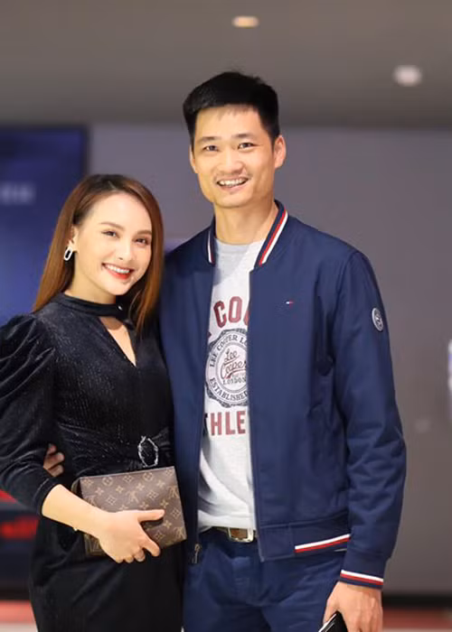 Từ khi gắn bó đến nay, Bảo Thanh luôn được ông xã Đức Thắng chiều chuộng từ hộ tống đi quay phim, sự kiện đến giúp việc nhà, chăm sóc con.