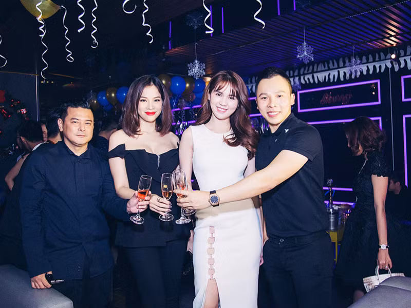 Đào Lan Phương từng cho biết, cô và Ngọc Trinh chỉ là bạn bè bình thường.