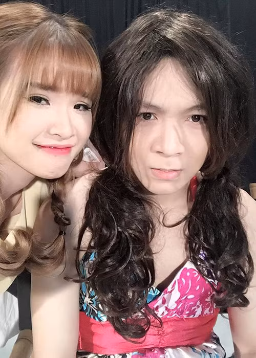 Mới đây, tại buổi họp fan, Kelvin Khánh gây bất ngờ khi cho biết anh chưa từng cầu hôn vợ.