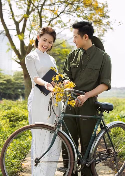 Hình ảnh nữ diễn viên phim "Lựa chọn số phận" khoe vẻ đẹp dịu dàng trong tà áo dài.