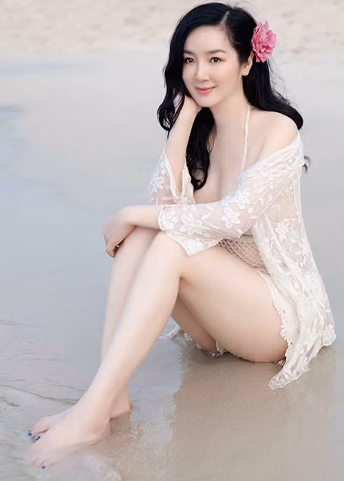 Giáng My từng tâm sự, cuộc sống của cô cũng có những niềm vui, nỗi buồn và lo toan như mọi người. Tuy nhiên, người đẹp biết cân bằng và hài lòng với những gì mình có.