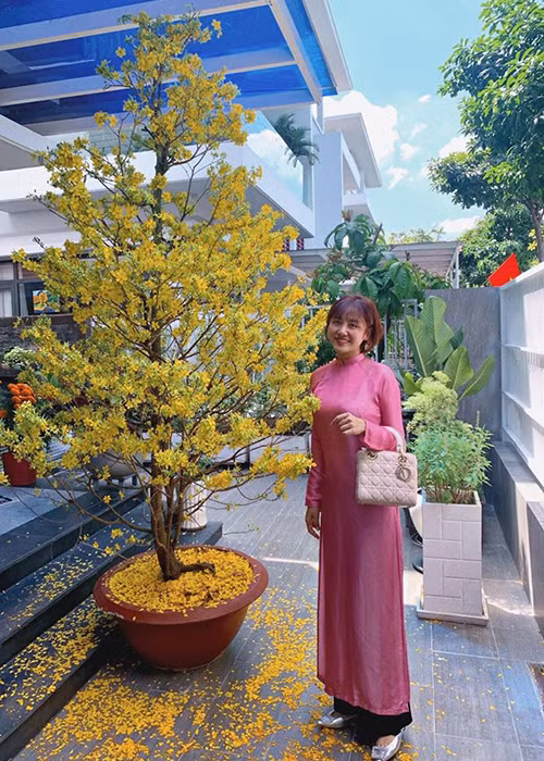 Văn Mai Hương trở lại mạnh mẽ, xinh đẹp hơn sau biến cố.