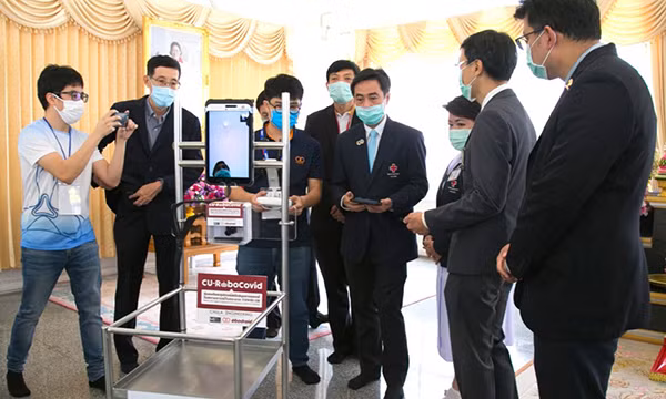 Tại Thái Lan, các cơ quan nghiên cứu và công nghệ hàng đầu của Thái Lan đã tìm kiếm các cách thức phòng ngừa sự lây lan của virus SARS-CoV-2 thông qua việc sử dụng ứng dụng trên điện thoại di động.