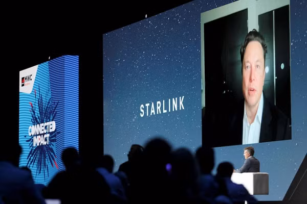 Rich Leshner, Phó chủ tịch bộ phận tư vấn của BryceTech, nói với Business Insider: "Không có gì ngạc nhiên khi khách hàng phải chờ đợi. Nhiều nguồn tin trong ngành cho biết họ đang gặp rắc rối về chuỗi cung ứng. Lịch trình phủ sóng Internet vệ tinh băng thông rộng và kiểm soát chất lượng kết nối cũng đang bị ảnh hưởng".