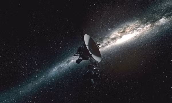 “Chúng tôi muốn đặt một thứ gì đó vào trong Voyager để lưu lại nơi nó đã rời đi và nó đã đi được quãng đường bao xa”, Frank Drake, người tạo ra tấm bản đồ nói.