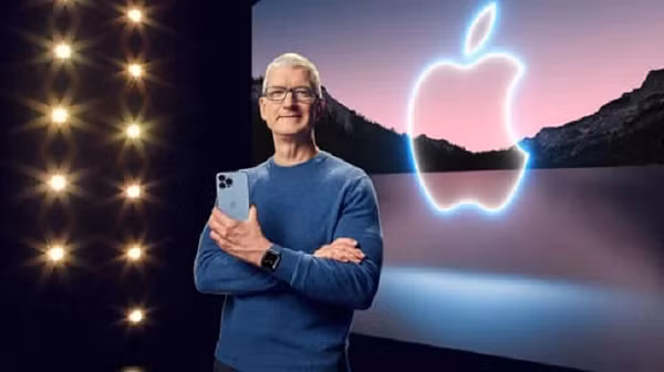 Ống kính thứ ba là ống kính tele giúp phóng to các đối tượng ở xa. iPhone 13 Pro lần đầu tiên giới thiệu chế độ macro "siêu chân thực". Bên cạnh đó, iPhone 13 Pro là dòng điện thoại Pro là mẫu sở hữu con chip mạnh nhất.