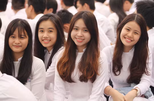 Nhiều trường học tuyển sinh chương trình tiếng Anh tăng cường. Ảnh: Người Lao Động .