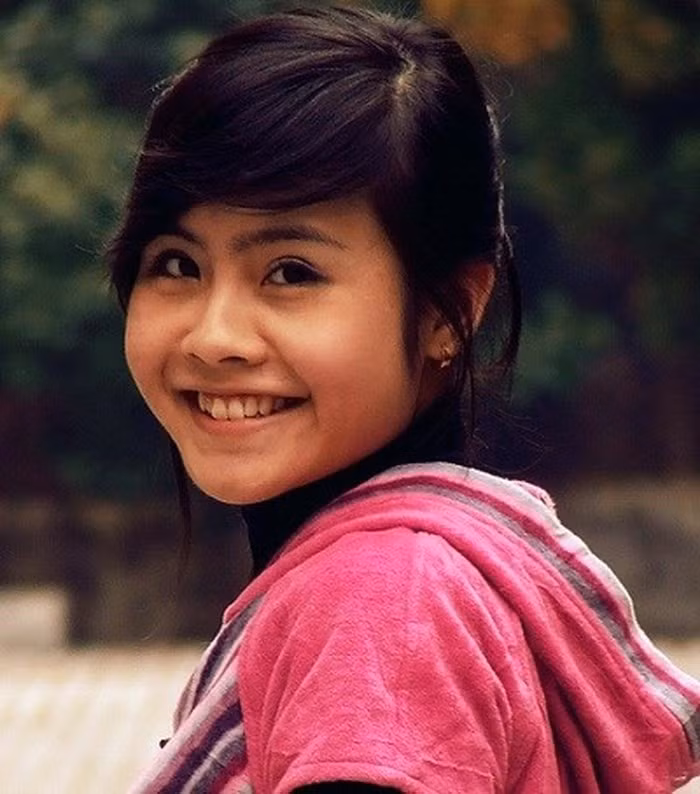 Đối với nhiều khán giả, cô bé Luyến phim Của để dành do Hương Mai đóng là “hình mẫu” về những bé gái ngoan, chịu khó. Hương Mai tham gia đóng phim từ năm 9 tuổi và góp mặt trong nhiều dự án như Đầm hoang, Bão khô.