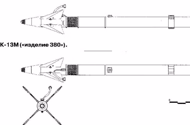 Theo một số tài liệu, tầm bắn tối đa của P-13M là 15km, tối thiểu là 900m, trang bị đầu nổ phá mảnh nặng 11,3kg chứa 5,3kg chất nổ TGAF-5 (40% TNT, 40% RDX và 20% mảnh nhôm). Nguồn ảnh: Wikipedia