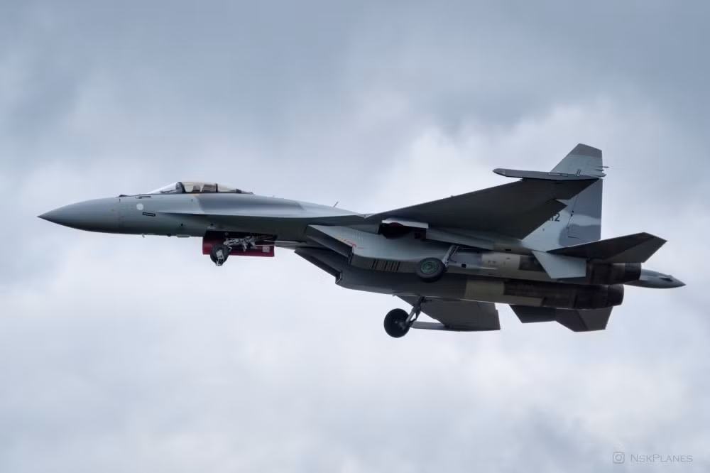 Ai Cập dự định mua 20 chiếc Su-35 theo hợp đồng đầu tiên và có thể sẽ ký hợp đồng thứ hai với số lượng lớn hơn. Trong lực lượng không quân nước này, chúng sẽ thay thế F-16 đã lỗi thời và trang bị kém.