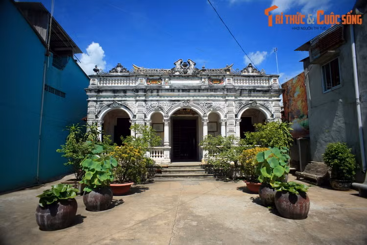 Có lẽ, cho đến khi trút hơi thở cuối cùng vào năm 1996, Margueritte vẫn còn luyến tiếc mối tình đầu tươi đẹp và cũng đầy đau xót thuở thiếu thời ở mảnh đất phương Đông xa xôi...