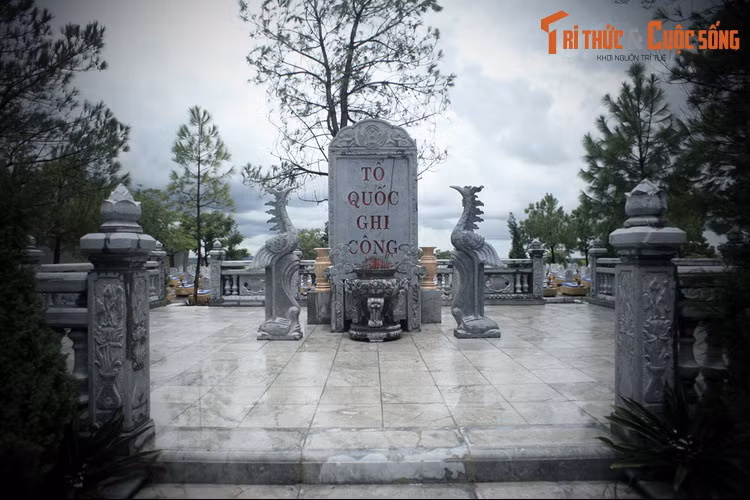 Ngày nay, Nghĩa trang liệt sĩ Quốc gia Đường 9 là một điểm về nguồn quan trọng vào những ngày kỷ niệm lớn của dân tộc, đặc biệt là ngày Thương binh – Liệt sĩ 27/7. Nhân dân mọi miền sẽ không bao giờ quên ơn những anh hùng liệt sĩ đã vĩnh viễn nằm lại dưới lòng đất nơi đây...