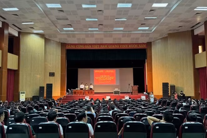 Hà Nội: Nhiều người bỏ cọc vụ đấu giá đất 262 triệu đồng/m2 Ha Noi: Nhieu nguoi bo coc vu dau gia dat 262 trieu dong/m2