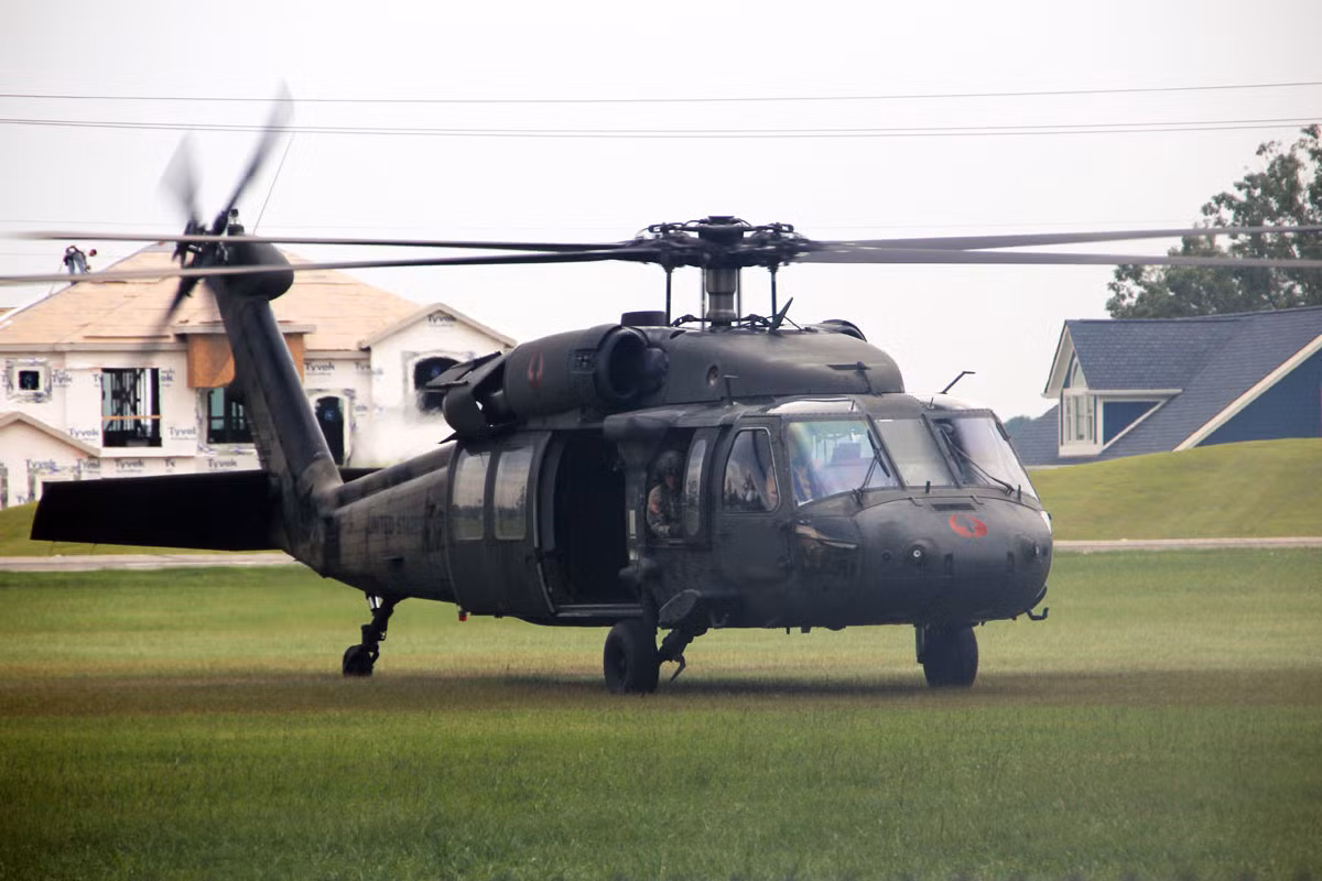 Trên thế giới hiện đang có tới 27 nước sử dụng trực thăng đa dụng Black Hawk, trong số đó có cả Trung Quốc. Và dĩ nhiên Trung Quốc đang cố gắng có được các công nghệ cũng như thiết kế chính của UH-60 để cho ra đời mẫu trực thăng riêng của mình. Còn Đài Loan lại đơn giản hơn là chỉ cần đặt mua từ Mỹ. Nguồn ảnh: Military.