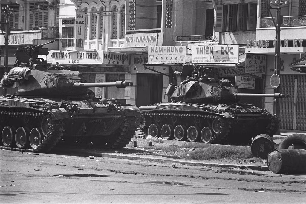 Ngày 31/3/1968 vài tháng sau Tết Mậu Thân, Tổng thống Mỹ Jonhson tuyên bố chấm dứt ném bom ở Miền Bắc Việt Nam, sẵn sàng ngồi vào bàn đàm phán và yêu cầu không tăng thêm quân Mỹ tới Việt Nam. Mỹ chính thức "xuống thang" trong Chiến tranh Việt Nam. Nguồn ảnh: Reddit.