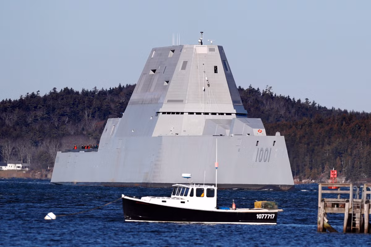 Theo tờ USNI, siêu khu trục hạm lớp Zumwalt mới nhất của Mỹ - USS Michel Monsoor lại hỏng trong quá trình thử nghiệm. Nguồn ảnh: Military.