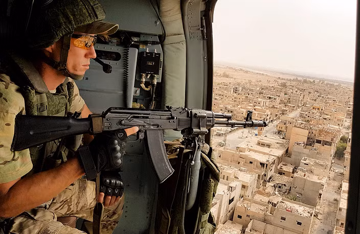 Binh lính Nga tham chiến trên Palmyra, Syria hồi cuối tháng 9 vừa rồi. Nguồn ảnh: TASS.