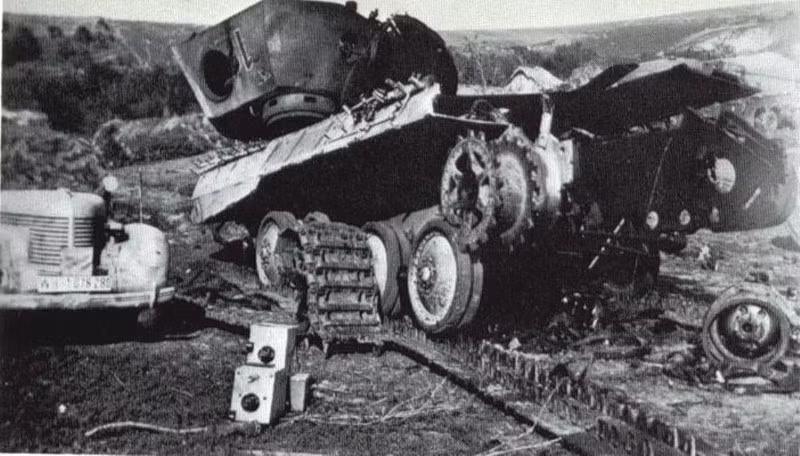 Mặc dù bản thân SU-152 không phải pháo tự hành chống tăng vì nó không sử dụng các loại đạn chuyên biệt dành cho chống tăng. Tuy nhiên, người ta đã tình cờ phát hiện ra khả năng chống tăng tuyệt vời của nó một cách tình cờ. Nguồn ảnh: ER.