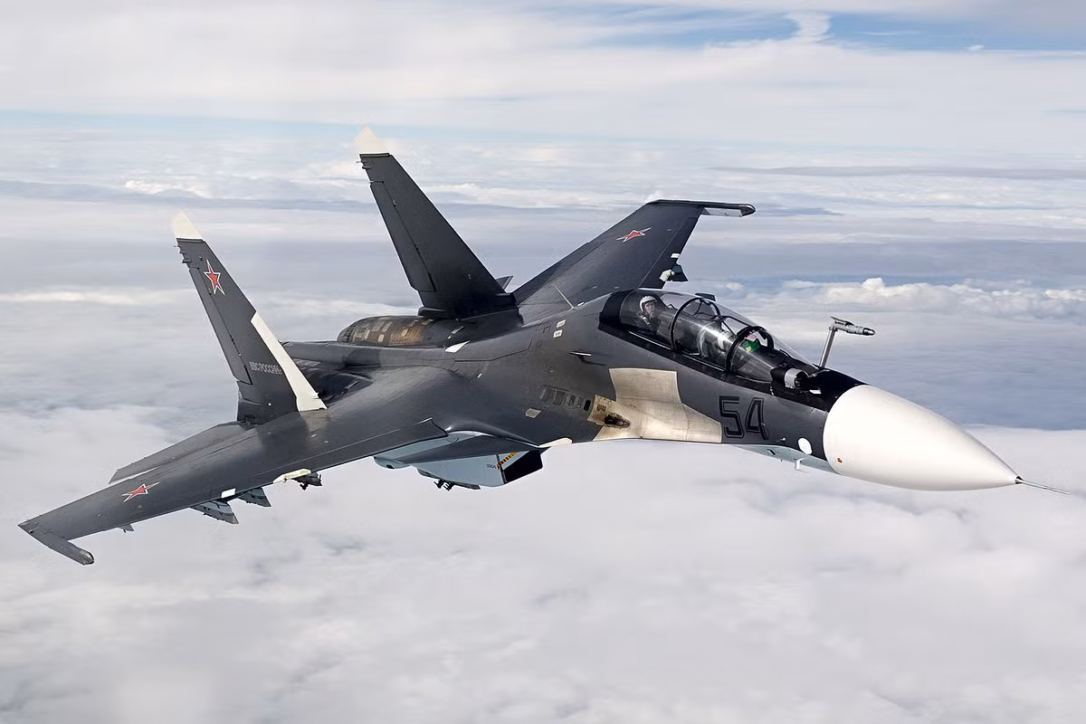 Như vậy, tính ra trung bình mỗi năm có khoảng 20 chiếc Su-30SM được Sukhoi chuyển giao cho phía Không quân Nga, tương đương với tốc độ khoảng 18 ngày một chiếc, chưa kể thời gian nghỉ lễ. Nguồn ảnh: Airforce.