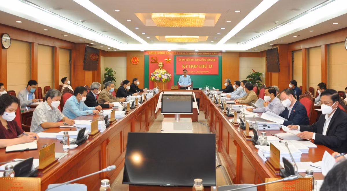 Trung tướng Đỗ Quyết cùng cán bộ HV Quân y “tiếp tay” Việt Á thế nào? - Hình 2 Trung tuong Do Quyet cung can bo HV Quan y “tiep tay” Viet A the nao?-Hinh-2