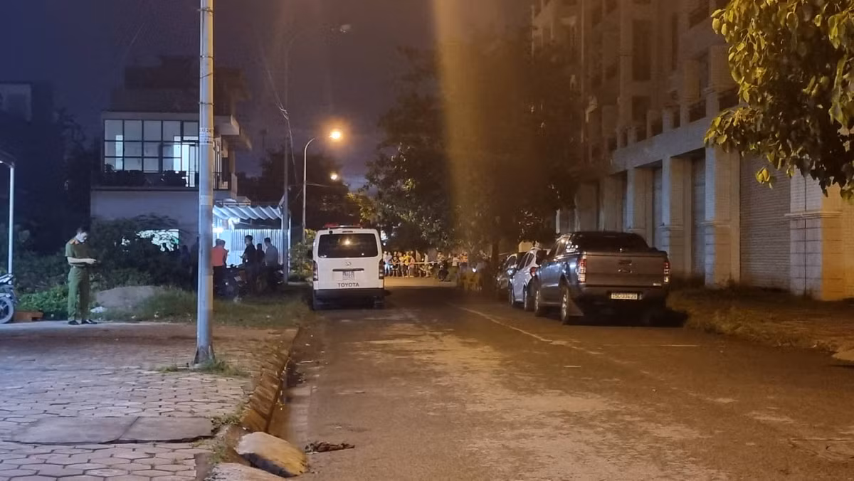 Cơ quan pháp y cũng nhanh chóng có mặt để khám nghiệm tử thi, làm rõ nguyên nhân tử vong của nạn nhân. 