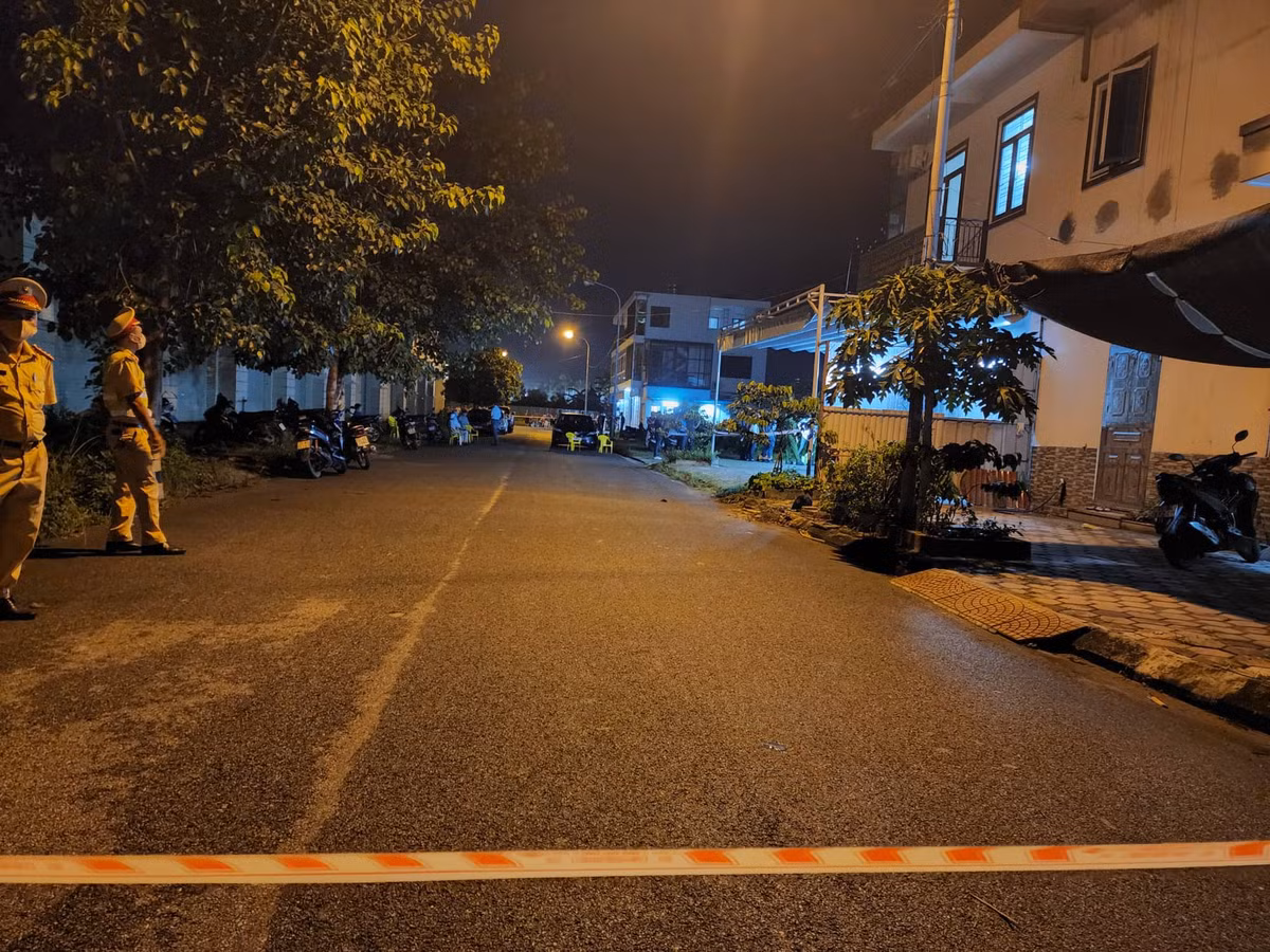 Ngay sau đó, sự việc được thông báo đến các cơ quan chức năng cùng chính quyền địa phương.