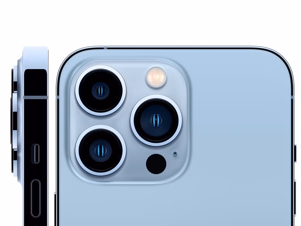 Màn hình có viền mỏng và hệ thống camera mới với khả năng zoom 5x hoặc 6x.
