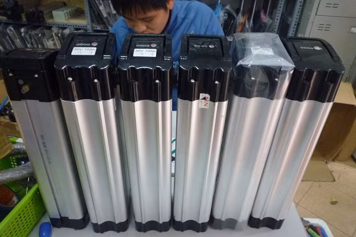 Các xe điện, đặc biệt là xe đạp điện, thường không được thiết kế để chống lại nguy cơ cháy nổ của pin lithium. Khi xảy ra sự cố, khó khăn trong việc kiểm soát ngọn lửa và khói có thể gây ra thương tích và tổn hại nghiêm trọng.