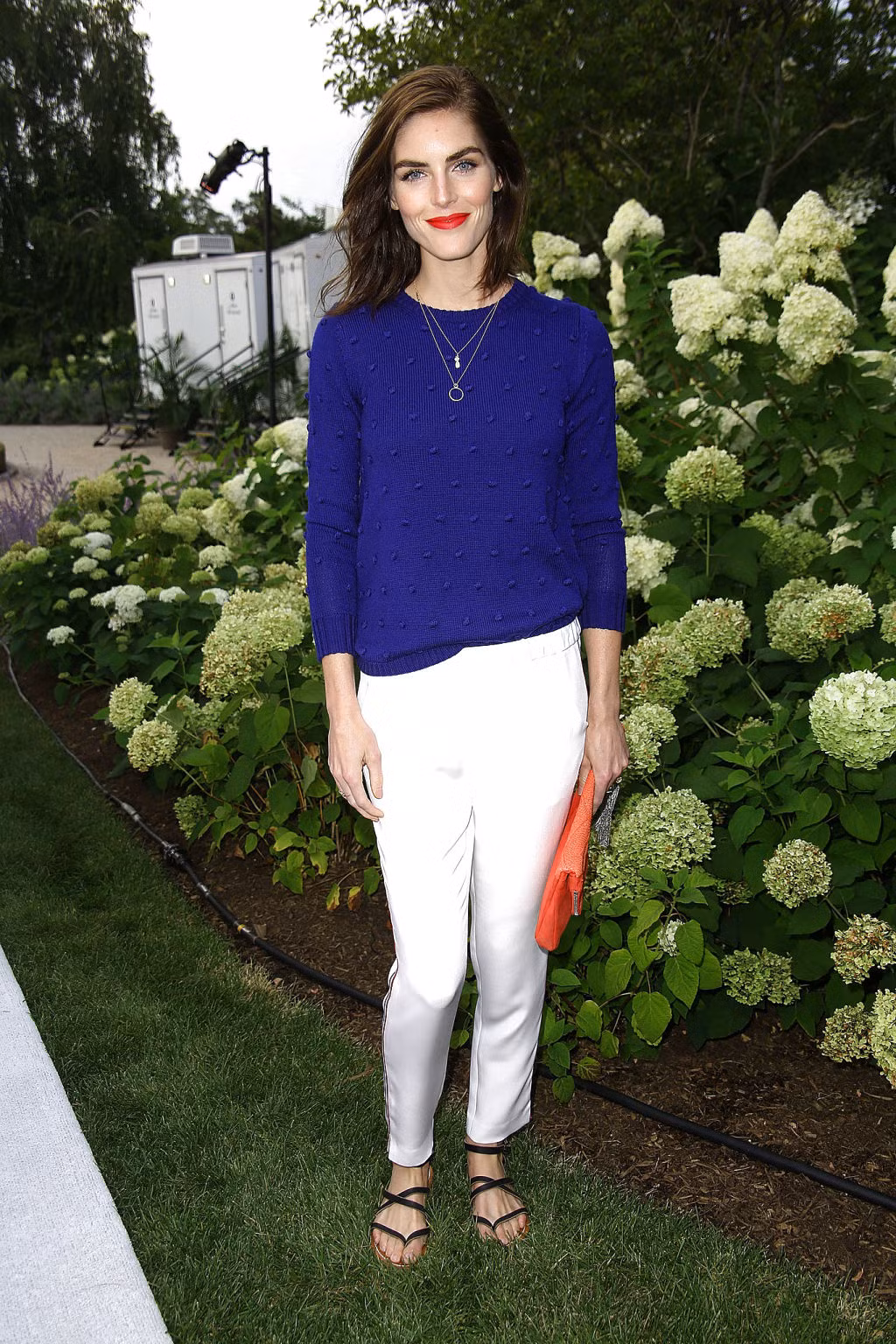 Hilary Rhoda giản dị nhưng vẫn trẻ trung. Ảnh: My Real Style.