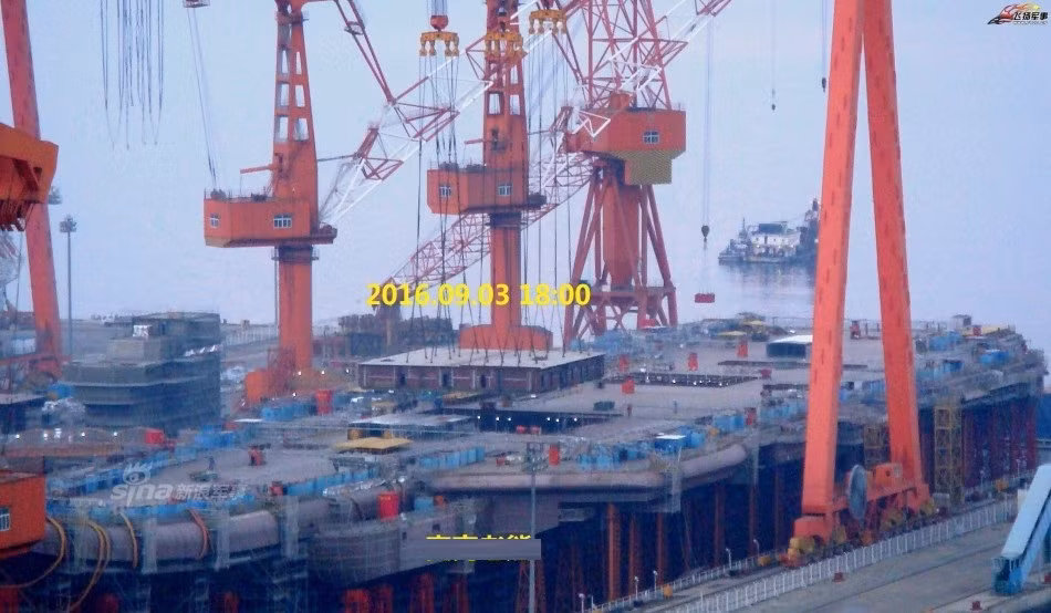 Các nguồn tin rò rỉ cho hay, việc khởi đóng tàu sân bay Type 001A được bắt đầu vào cuối năm 2013. Tuy nhiên, trước đó, xưởng đóng tàu Đại Liên đã phải bỏ ra hơn 10 năm để xây dựng bệ đóng tàu trong nhà dài tới 400m. Với kích thước đó thì chỉ có thể là dùng để triển khai chế tạo tàu sân bay (hạng trung, hạng nặng chiều dài 250-300m hoặc hơn).