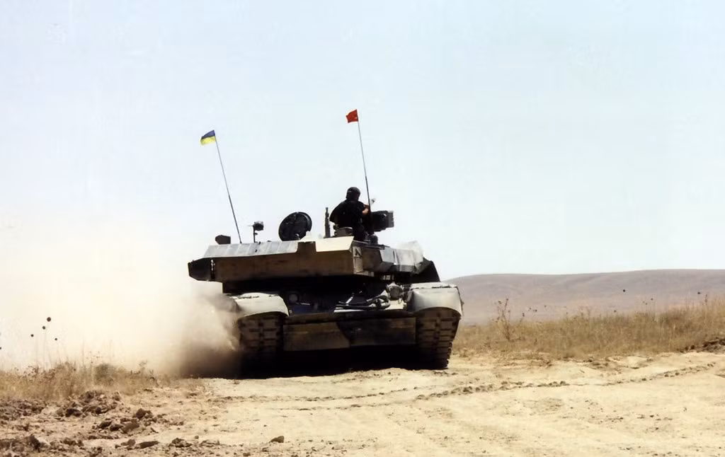 T-84 Yatagan được trang bị động cơ diesel đa nhiên liệu 6TD-2 công suất 1.200 mã lực. Hệ thống động lực này giúp xe đạt tốc độ tối đa 70 km/h, phạm vi hoạt động 540 km.
