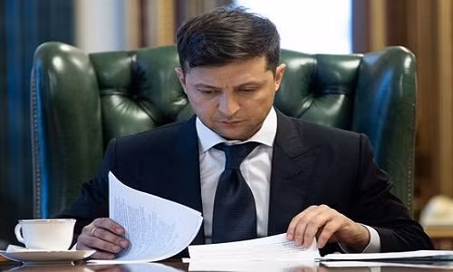 Moi nham chuc, Tong thong Ukraine da bi keu goi tu chuc?