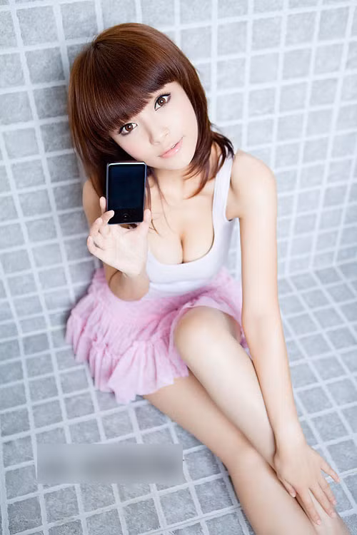 Trong mắt các đấng mày râu đam mê công nghệ, một chiếc smartphone đỉnh cao cũng có sức hút không kém gì một hot girl khiêu gợi.