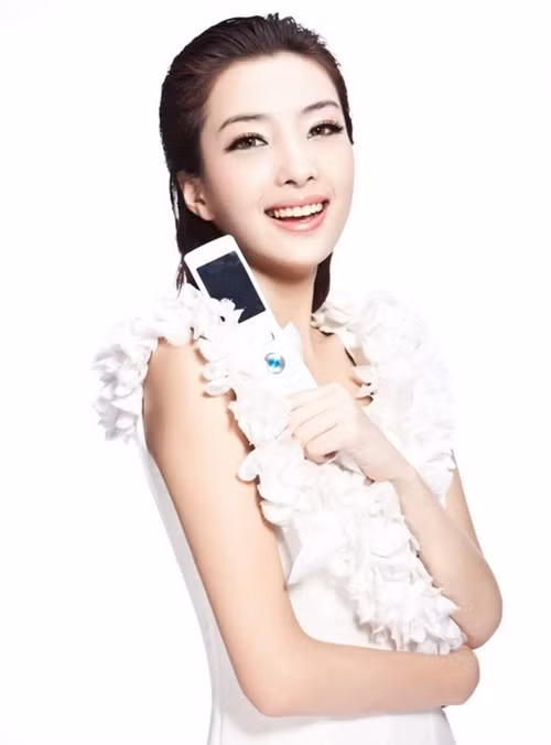 Ngam 12 mau smartphone ung voi 12 phong cach cua hot girl