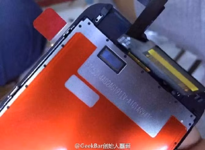 Theo dự kiến, iPhone 6s sẽ được ra mắt chính thức vào tháng 9 năm nay. Ngoài tính năng Force Touch, chiếc iPhone 2015 được hy vọng sẽ mang thêm một số tính năng phần cứng/phần mềm hoàn toàn mới so với thế hệ cũ.