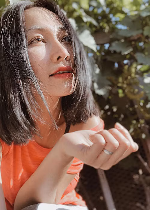 Kim Hiền tâm sự: “1 ngày thật ý nghĩa với mình... công việc, mối quan hệ, gia đình, con cái... mình chỉ cần như vậy thôi nhẹ nhàng nhưng đầy sâu sắc như hôm nay”.