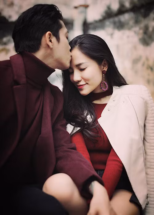 Sau khi công khai ly hôn Lâm Vinh Hải vào năm 2016, Lý Phương Châu hẹn hò Hiền Sến.