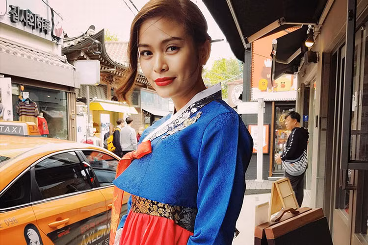 Mâu Thủy diện trang phục truyền thống của phụ nữ Hàn Quốc.