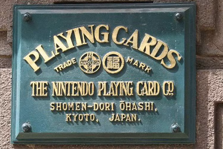 Công ty sản xuất game lớn nhất thế giới Nintendo đã từng là một công ty nhỏ sản xuất những bộ bài có tên "hanafuda" vào năm 1989.