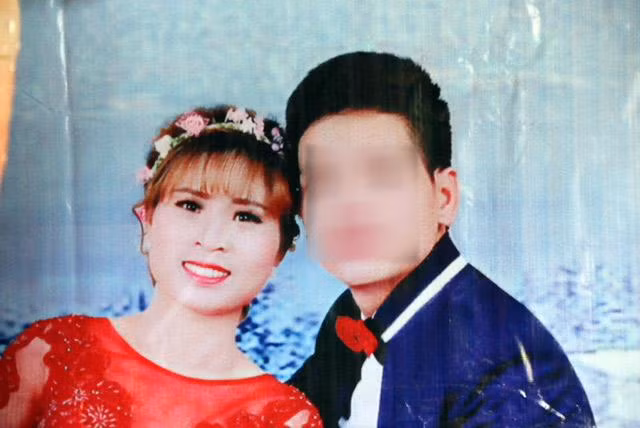 Ảnh cưới của Móc và chồng.