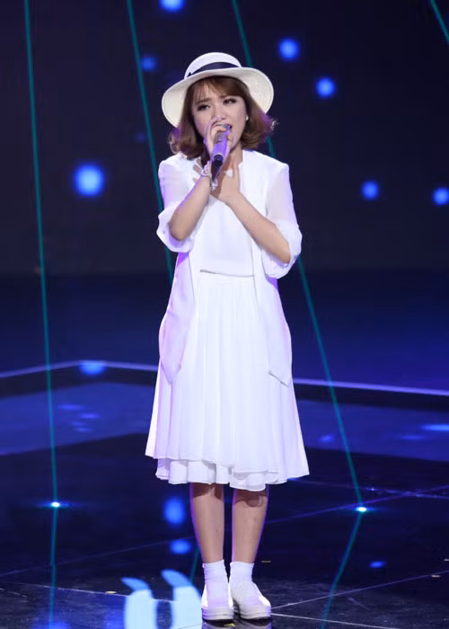 Tại cuộc thi The Voice, Khánh Linh bị loại ở liveshow 3. Ảnh: VTV