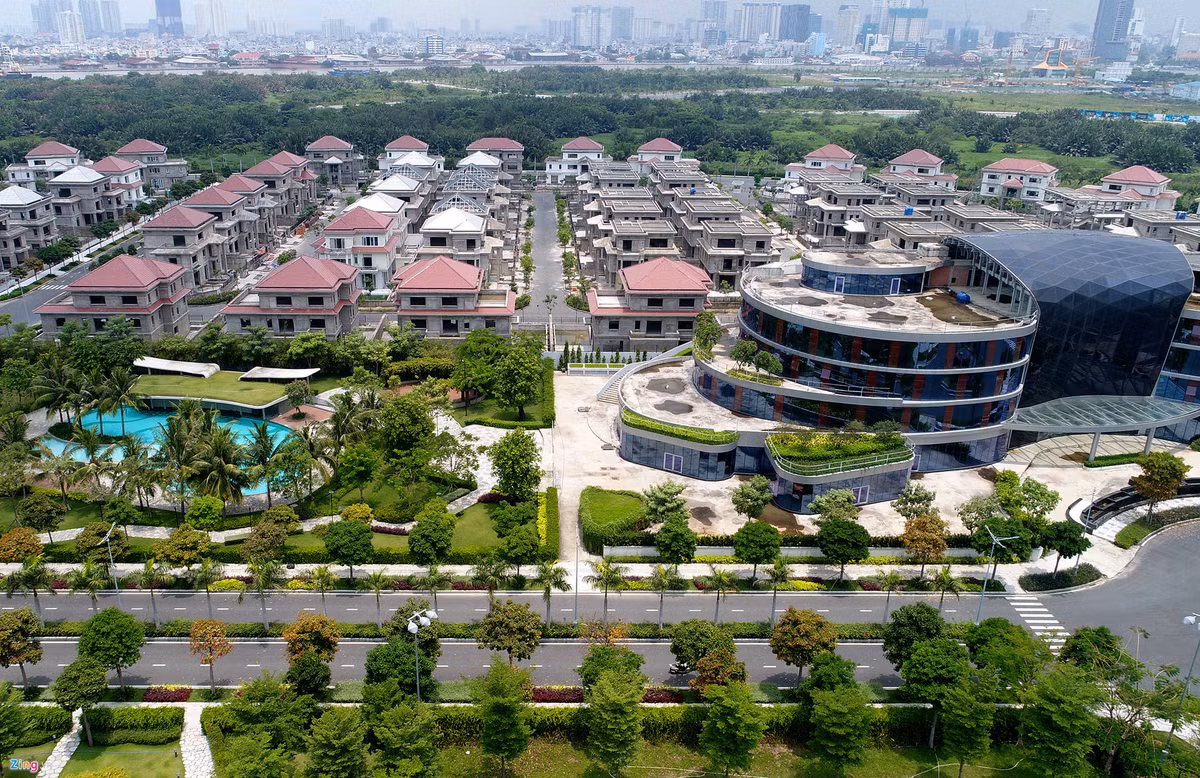 Clubhouse nằm giữa khu đô thị là một trong những tiện ích cao cấp, đa dạng chức năng từ ẩm thực; chăm sóc sức khỏe với nhiều không gian sinh hoạt theo mô hình gia đình khác.