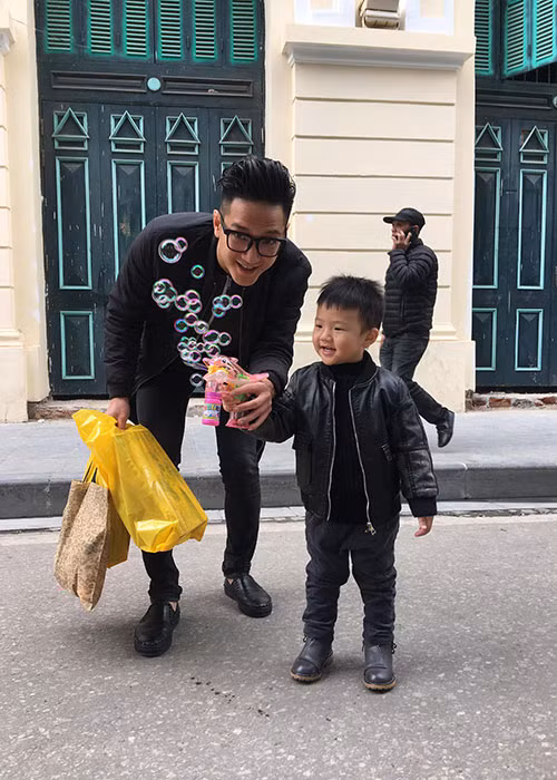 Chí Nhân từng tâm sự, con trai chính là niềm vui, nguồn sống của anh.