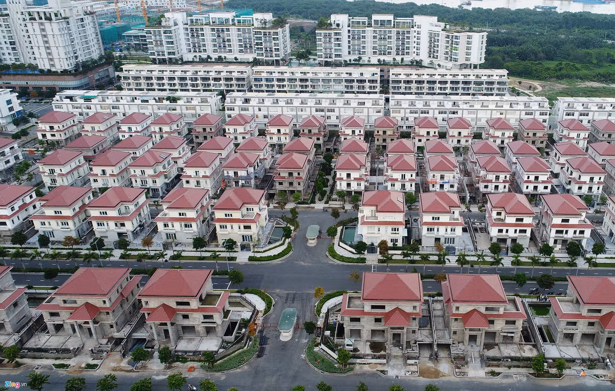 Nổi bật giữa Sala là khu biệt thự Saroma Villa có diện tích 15,45 ha, với 177 biệt thự diện tích đất từ 322 m2 đến hơn 1.000 m2. Giá bán những biệt thự này thấp nhất khoảng 60 tỷ đồng/căn.