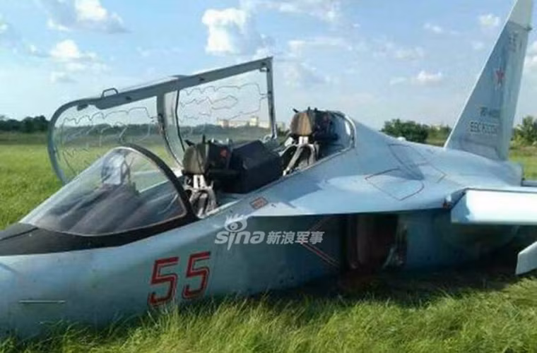 Việc cả hai máy bay cùng một dòng gặp sự cố cùng một ngày là điều hiếm thấy không chỉ trong Không quân Nga mà cả trên thế giới. Hiện giới chức Nga chưa đưa ra bình luận nào về vụ việc đặc biệt nghiêm trọng. Tuy nhiên, rõ ràng chắc chắn Nga sẽ phải tìm hiểu kĩ càng nguyên nhân vụ việc bởi nó sẽ ảnh hưởng đáng kể tới doanh số bán hàng của dòng phi cơ huấn luyện tối tân nay. Nguồn ảnh: Sina