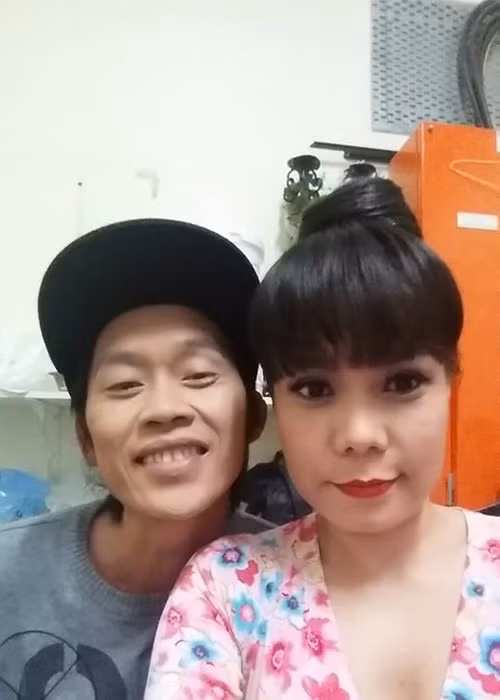 Đối với Việt Hương, Hoài Linh như một người anh, người bạn diễn song hành ăn ý trong cuộc đời làm nghệ thuật.